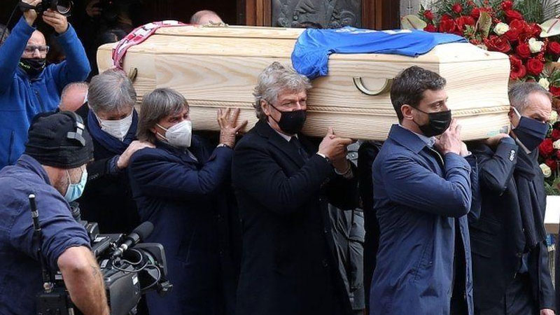 Qarətçilər dəfn mərasimindən istifadə edərək əfsanəvi futbolçunun evini soydular